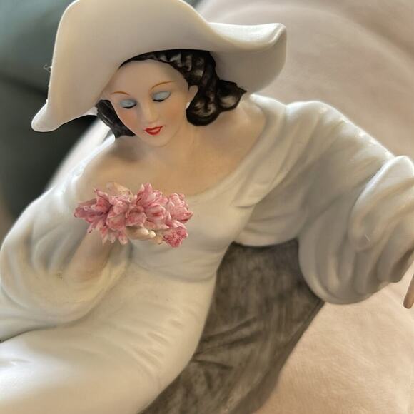 Sculpture The Heirloom Tradition Louis Icart 1937 Parfum de Fieurs woman on Sofa - Picture 3 of 5